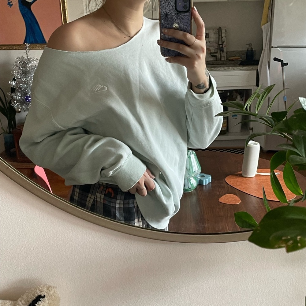 nike sweatshirt